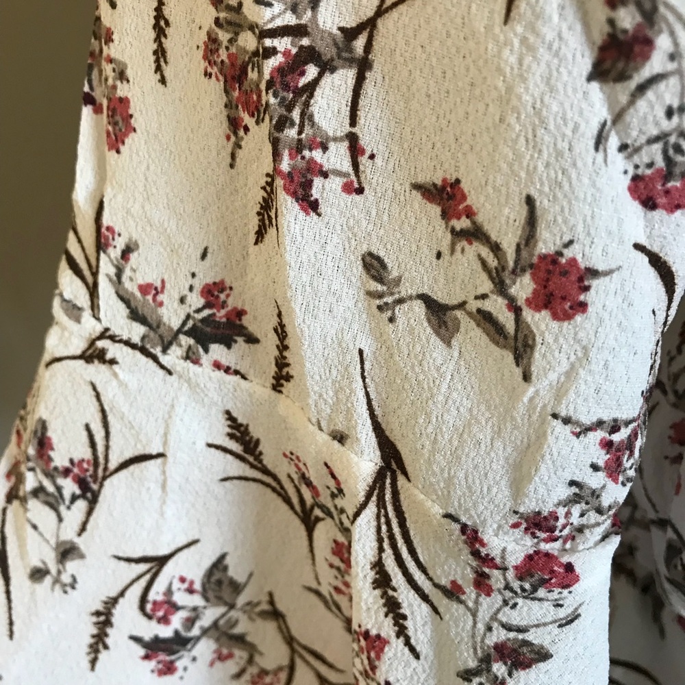 ROMPER IN FLORAL PRINT - Picture 2 of 3